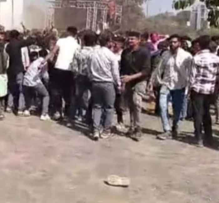 holi2.jpg