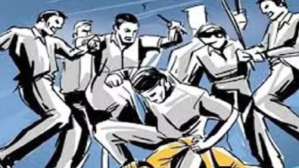 CG : फेरीवालों को बच्चा चोर समझकर ग्रामीण ने पीटा, गाड़ियों को पहुंचाया नुकसान …