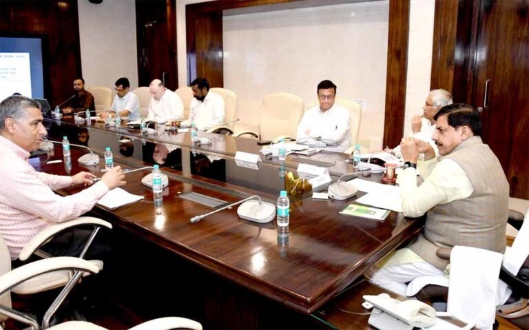 cm_yadav111.jpg