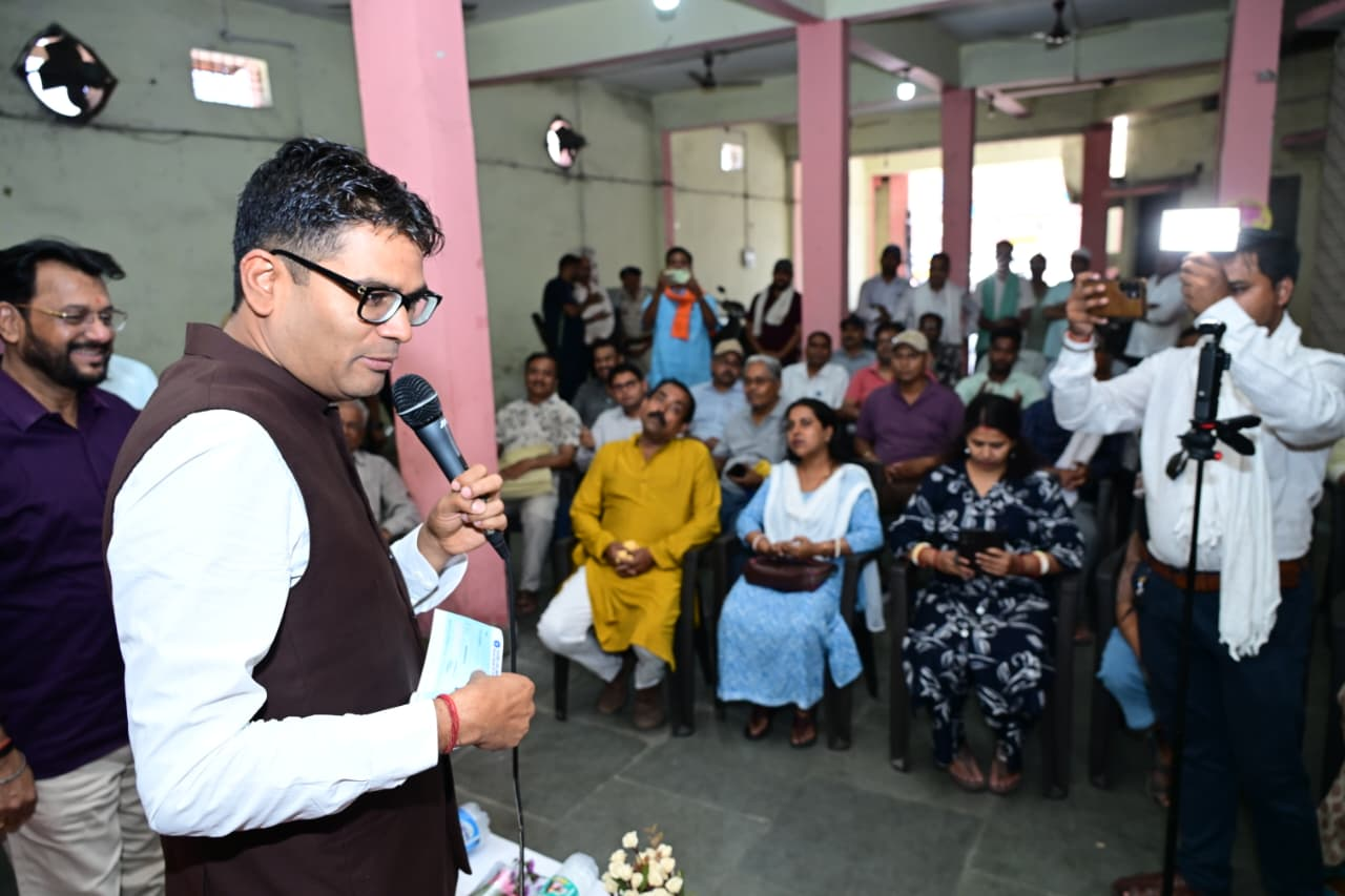 रायगढ़ में पहाड़ मंदिर समिति की बैठक में शामिल हुए वित्त मंत्री ओपी चौधरी