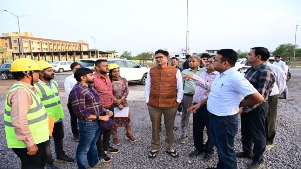 CG : मंत्री चौधरी ने नवा रायपुर में विकास कार्यों का किया निरीक्षण