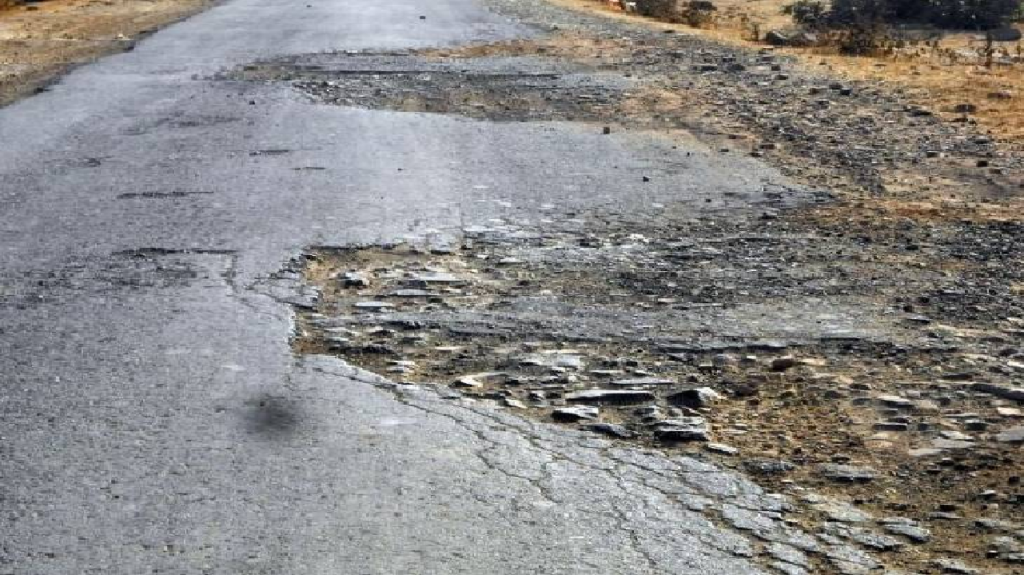 राजनांदगांव : खराब सड़कों से बारिश में लोगों को होगी परेशानी…
