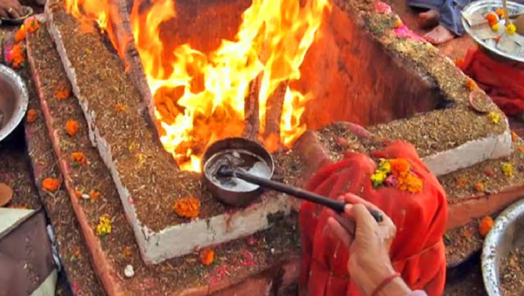 राजनांदगांव : गायत्री महायज्ञ का किया गया आयोजन…