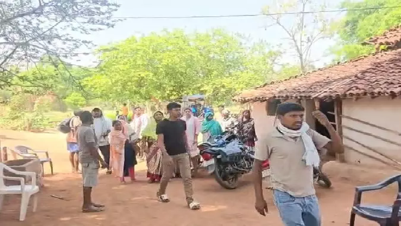 CG : भानुप्रतापपुर में लाश दफनाने के विरोध में भारी हंगामा, हिन्दू धर्म त्यागकर ईसाई से जुड़ी थी मृतका