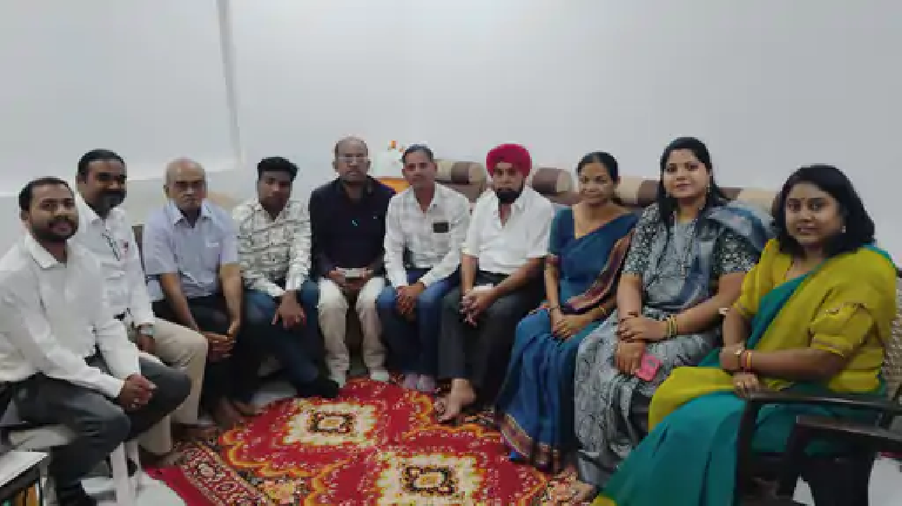 राजनांदगांव : काव्य गोष्ठी में वीर-शृंगार से जुड़ी रचनाएं पढ़ीं…