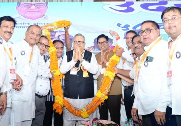 राजनांदगांव : विधानसभा अध्यक्ष की अध्यक्षता में छत्तीसगढ़ चेम्बर ऑफ कॉमर्स एण्ड इंडस्ट्रीज राजनांदगांव के जिला स्तरीय व्यापारी महाअधिवेशन का शुभारंभ