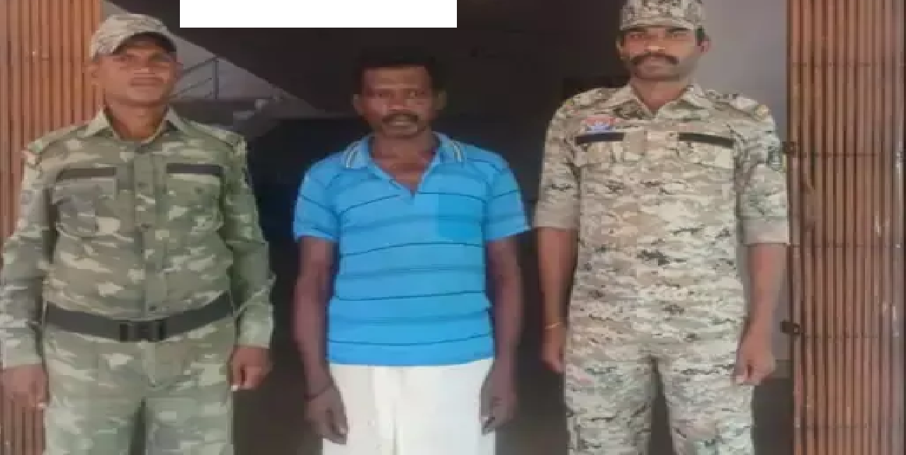 CG : शोर मचाया तो पत्नी की बची जान, आंगन में हत्या करने हसिया लेकर खड़ा था पति …