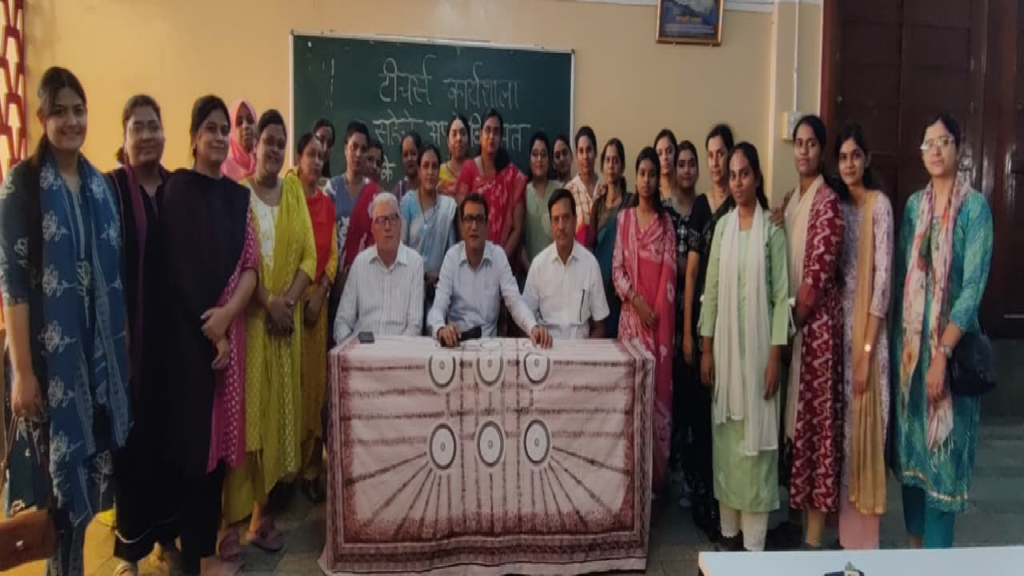 CG : छुट्टियों में धर्मस्थल जाना, दादी-नानी से बात करना यह हो बच्चों का होमवर्क: विजय चोपड़ा …