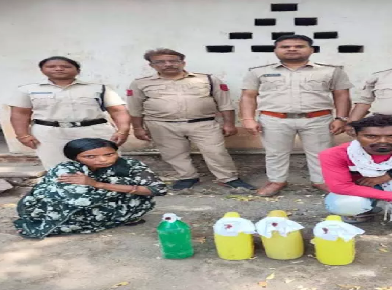 CG : महुआ शराब पर आबकारी विभाग की कार्रवाई, 17.200 लीटर शराब जब्त …