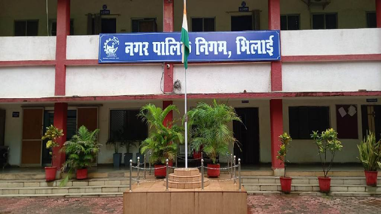 CG : निगम मुख्य कार्यालय परिसर में सुशासन तिहार आज …