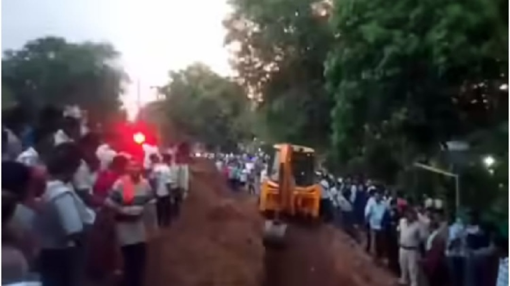 CG : बालोद में बड़ा हादसा: मिट्टी धंसने से तीन मजदूरों की मौत …