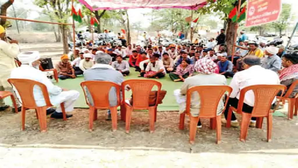 राजनांदगांव : छत्तीसगढ़ मुक्ति मोर्चा ने शहीदों को दी श्रद्धांजलि …