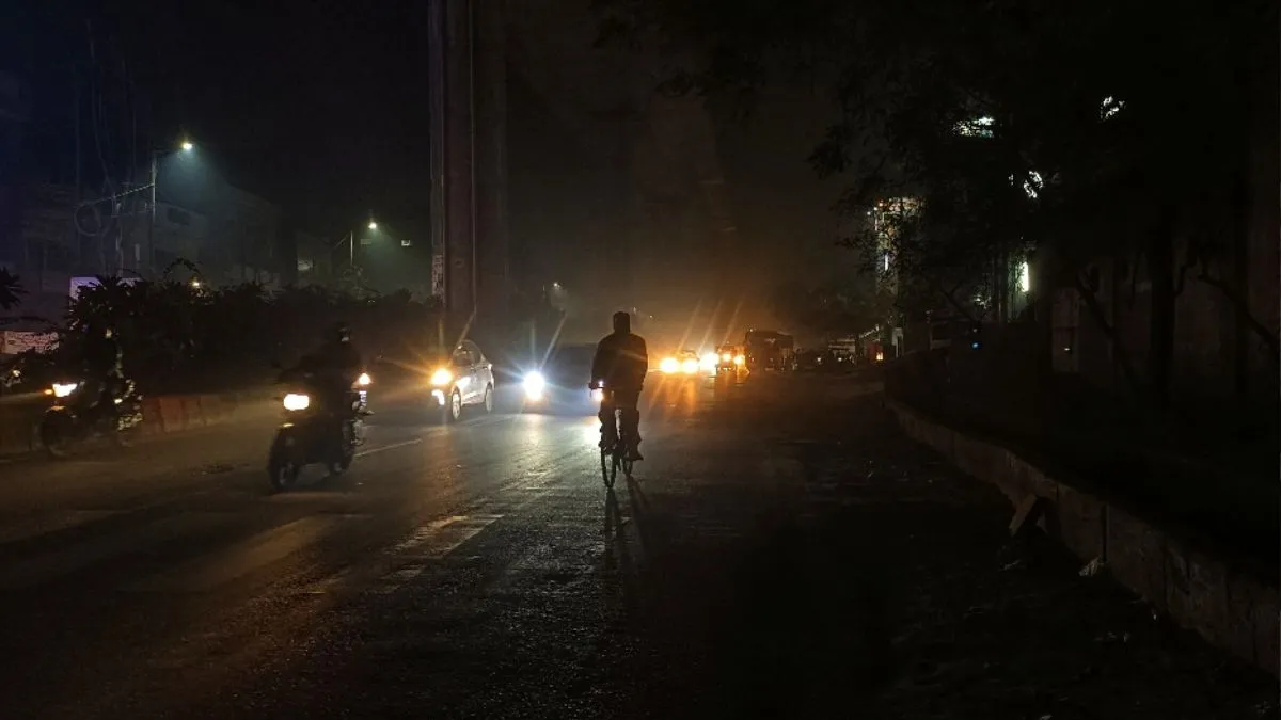 राजनांदगांव : शहर की कई सड़कों पर अंधेरा होने की वजह से हादसे का खतरा बढ़ा…