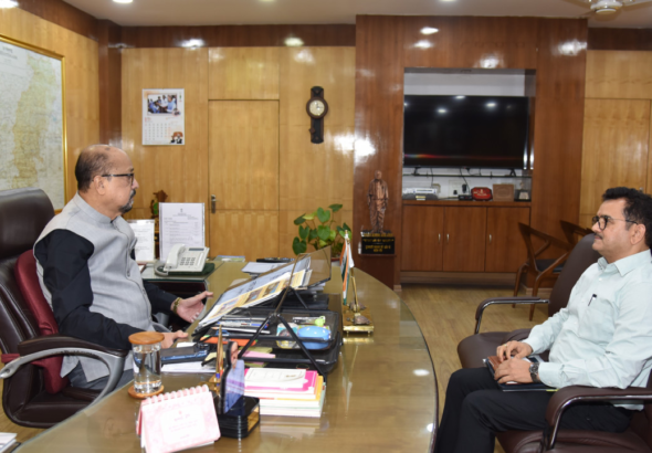 ’राज्यपाल रमेन डेका ने रेत के वैज्ञानिक एवं व्यवस्थित खनन पर दिया जोर’