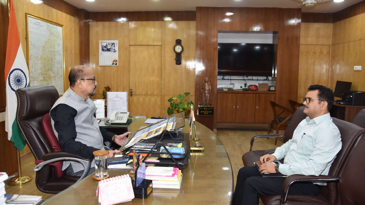 ’राज्यपाल रमेन डेका ने रेत के वैज्ञानिक एवं व्यवस्थित खनन पर दिया जोर’