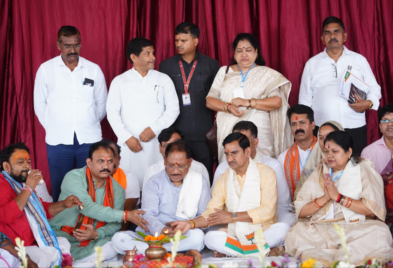 CG : मुख्यमंत्री विष्णु देव साय ने जांजगीर-चांपा जिले में 295 करोड़ रुपये से अधिक के 341 विकास कार्यों का किया लोकार्पण एवं भूमिपूजन