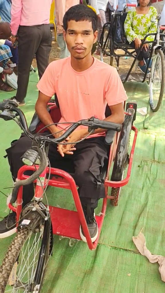 सूरज कुमार वाकरे की प्रेरक यात्रा : मोटराइज्ड ट्रायसायकल से मिली नई उड़ान…