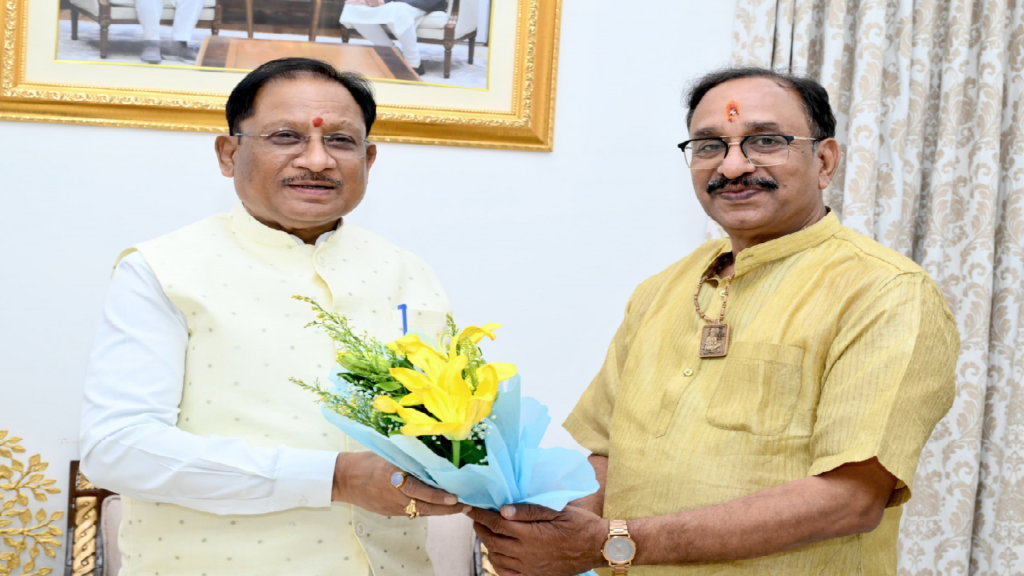 CG : मुख्यमंत्री से छत्तीसगढ़ योग आयोग के नवनियुक्त अध्यक्ष संजय अग्रवाल ने की सौजन्य मुलाकात