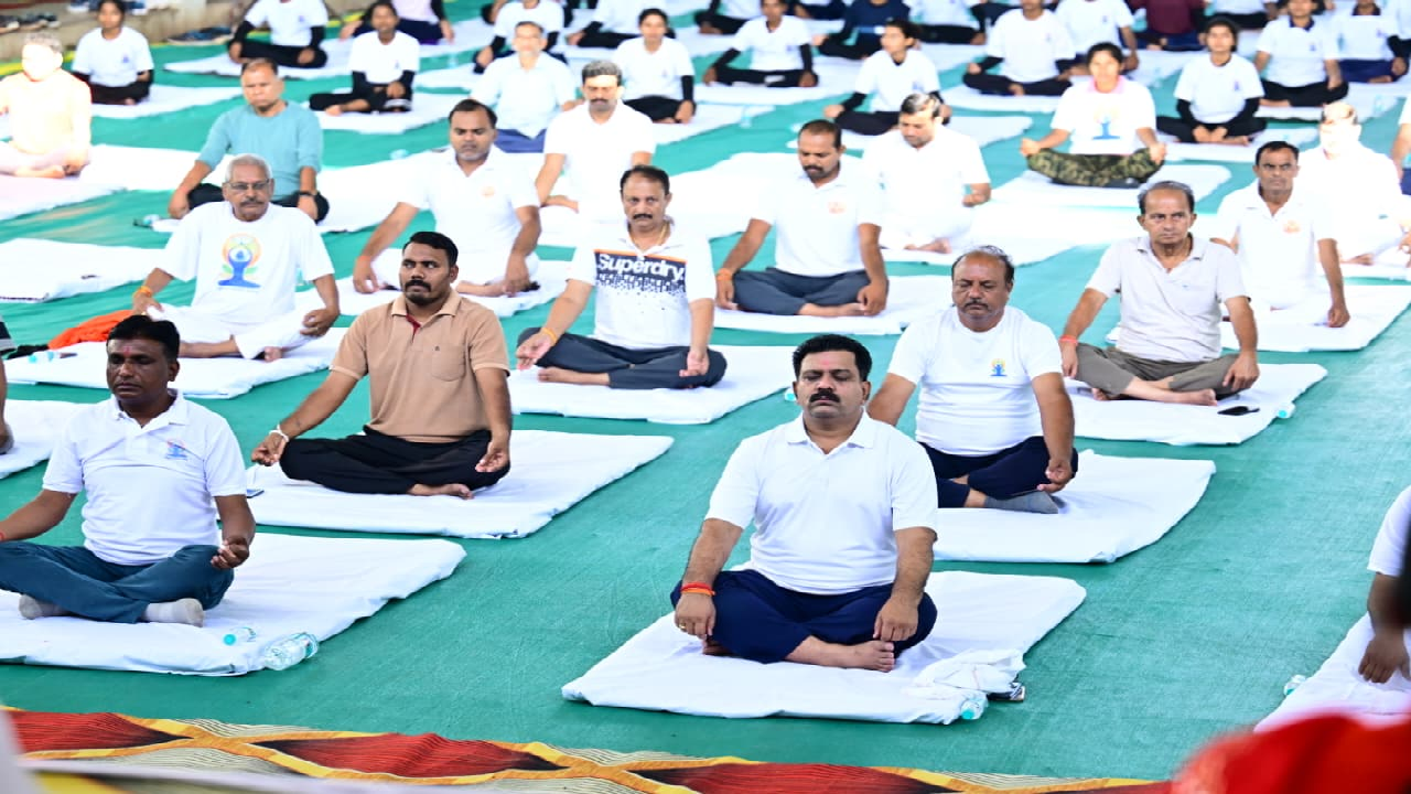 CG : ऋषि-मुनियों की अमूल्य विरासत है योग, इसे जीवन का हिस्सा बनाएं - उप मुख्यमंत्री विजय शर्मा