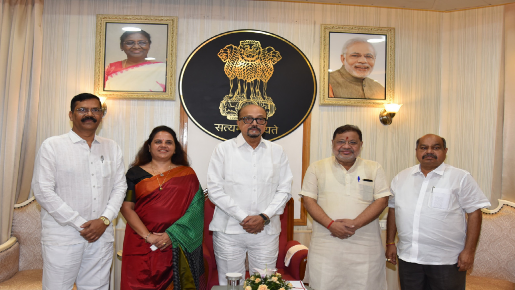 CG : राज्यपाल डेका से क्षेत्र के जनप्रतिनिधियों ने की भेंट