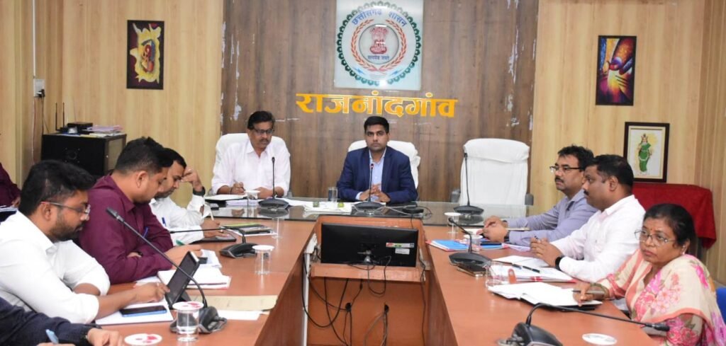 राजनांदगांव : सीएम हेल्पलाइन 1076 में प्राप्त आवेदनों का प्राथमिकता के साथ समय-सीमा में करें गुणवत्तापूर्ण निराकरण - कलेक्टर