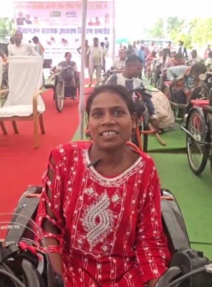 राजनांदगांव : मोटराईज्ड ट्रायसायकल मिलने से दुर्गा साहू की राह हुई आसान - जीवन में आया सकारात्मक बदलाव