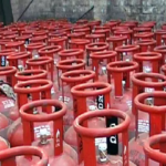 CG : रेट बढ़ने के बाद रायपुर में गैस सिलेंडर 1013 रुपये में मिल रहा …