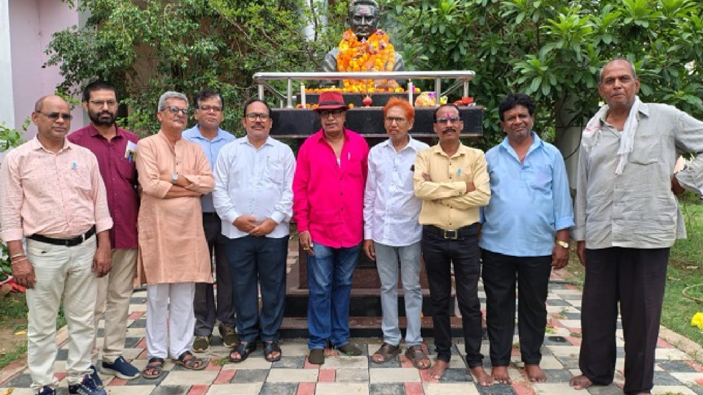 राजनांदगांव : लोक संगीत के पुरोधा खुमान लाल साव की पुण्यतिथि पर दी गई भावभीनी श्रद्धांजलि …