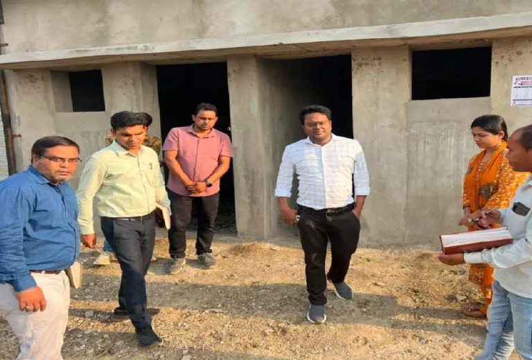 CG : जिला पंचायत CEO नंदनवार ने किया विकास कार्यों का निरीक्षण …