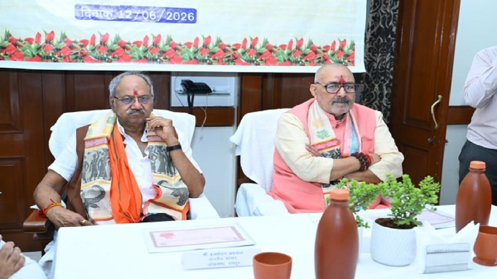 CG : बुनकरों और शिल्पियों की आय बढ़ाने के लिए डिजाइन प्रशिक्षण एवं नवाचार पर जोर …