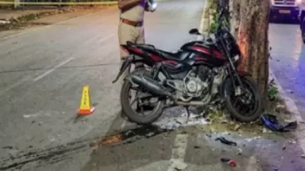 CG : कॉलेज छात्र की मौत, थाने के सामने एक्सीडेंट …