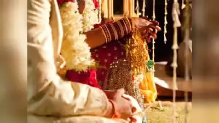 CG : 19 साल के युवक की शादी प्रशासन ने रुकवाई, बंट गए थे शादी कार्ड …