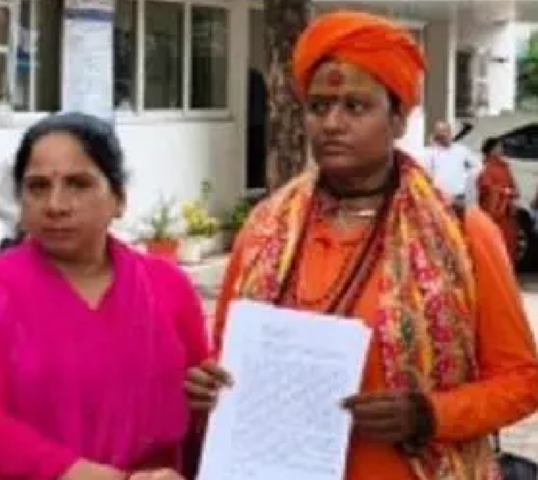 CG : नगर पालिका अध्यक्ष के खिलाफ साध्वी ने खोला मोर्चा, एसएसपी से कार्रवाई की मांग…