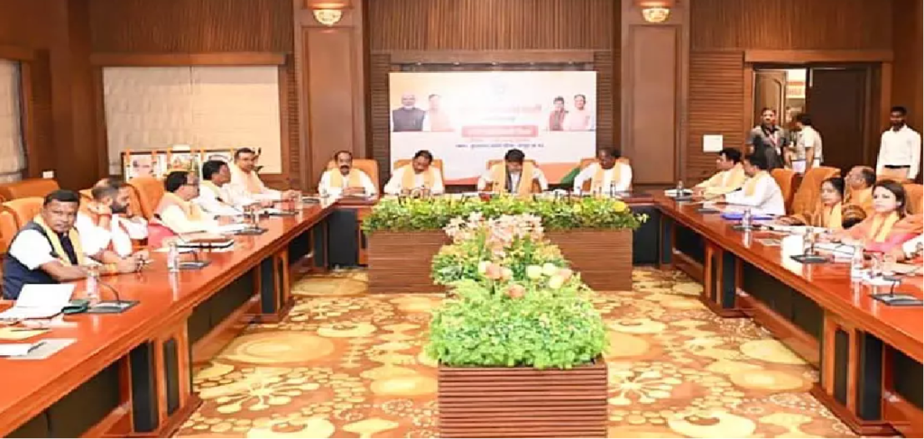 CG : प्रदेश के बीजेपी पदाधिकारियों की हुई बैठक, CM साय हुए शामिल…