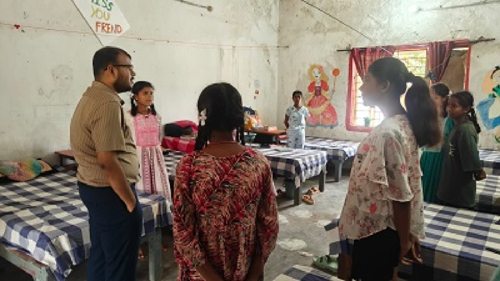 CG : छात्रावासों में लापरवाही पर सख्त कार्रवाई, भृत्य और अधीक्षक निलंबित …