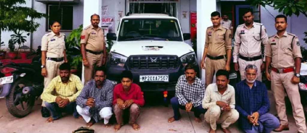 CG : शिक्षक को बकरी चोर गिरोह ने लगाया था 9 लाख का चुना, पकड़ में आया अब …