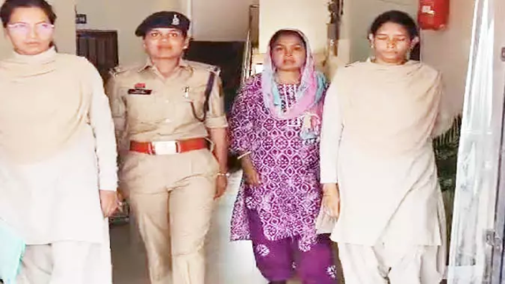 CG : फर्जी चीफ सेक्रेटरी गिरफ्तार, ये महिला ऐंठ रही थी बेरोजगारों से मोटी रकम …