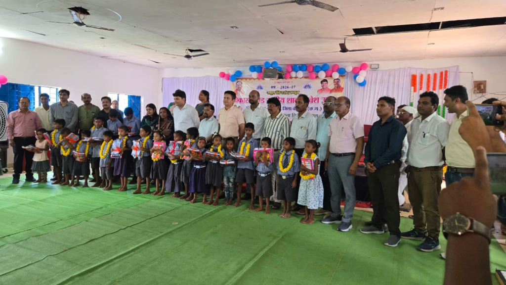 CG : शाला प्रवेशोत्सव में नौनिहालों का भव्य स्वागत, कलेक्टर ने दिया प्रेरणा का संदेश …