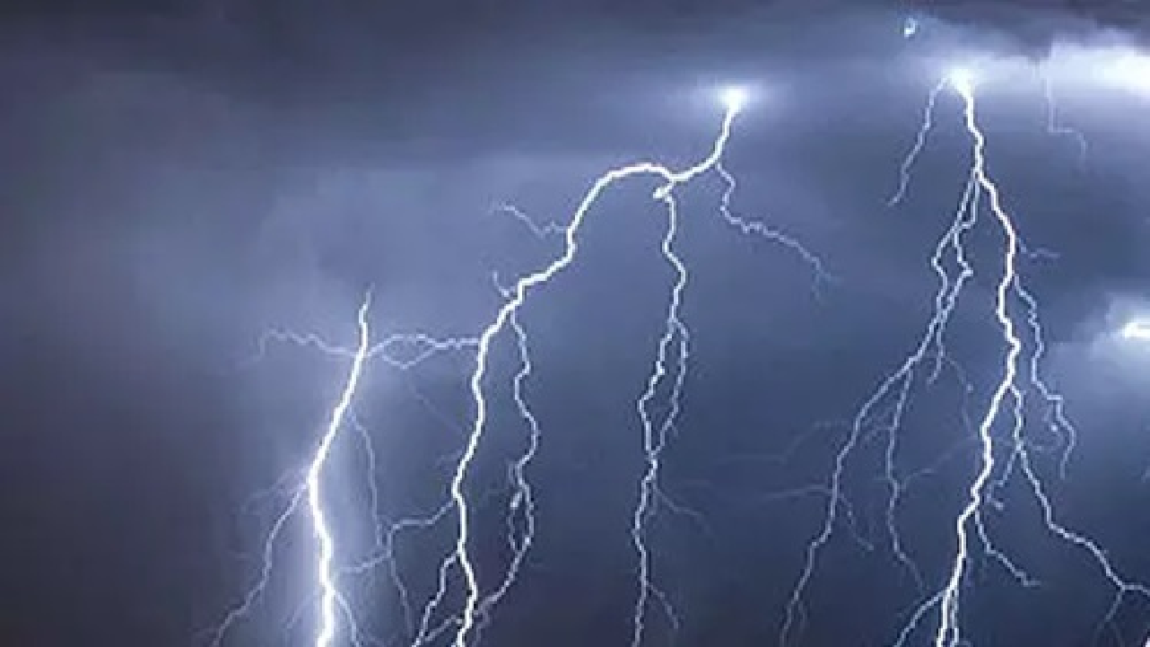 CG : कोरबा में आकाशीय बिजली का कहर : खेत में काम कर रहे 3 किसानों की मौत…
