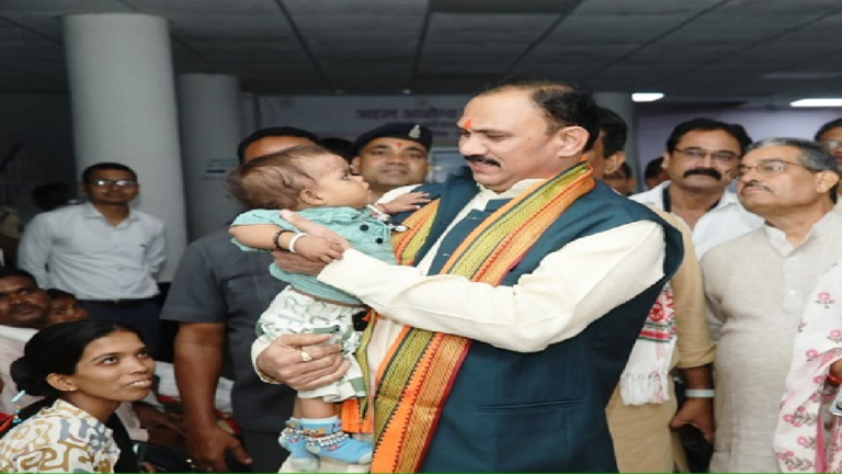 CG : स्वास्थ्य मंत्री ने जिला अस्पताल सहित विभिन्न स्वास्थ्य केन्द्रों का निरीक्षण…