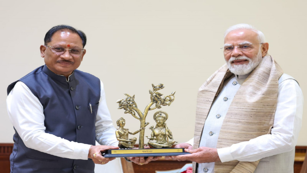CG : प्रधानमंत्री नरेंद्र मोदी से मुख्यमंत्री विष्णु देव साय ने की भेंट, छत्तीसगढ़ के विकास और ‘बस्तर विजन’ पर हुई विस्तृत चर्चा