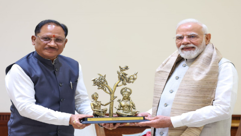 CG : प्रधानमंत्री नरेंद्र मोदी से मुख्यमंत्री विष्णु देव साय ने की भेंट, छत्तीसगढ़ के विकास और ‘बस्तर विजन’ पर हुई विस्तृत चर्चा