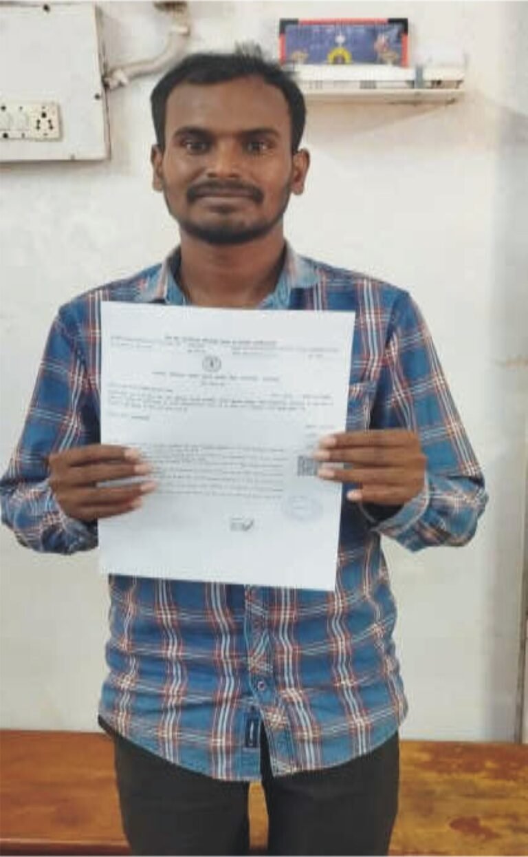 राजनांदगांव : सेवा सेतु केंद्र से 24 घंटे में मिला आय प्रमाण पत्र - तोरण लाल की बिटिया निकिता का कॉलेज में प्रवेश हुआ सुनिश्चित