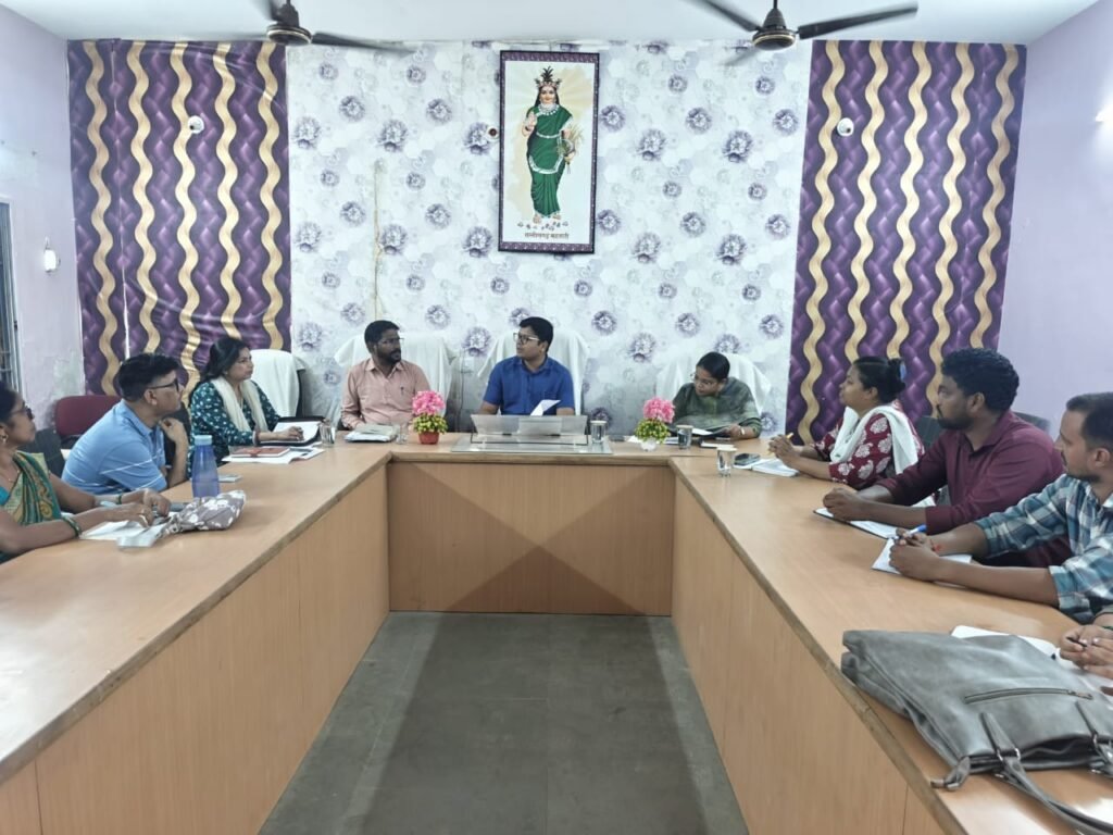 मोहला - विकासखंड स्तरीय ठोस अपशिष्ट प्रबंधन एवं निगरानी समिति की बैठक सम्पन्न