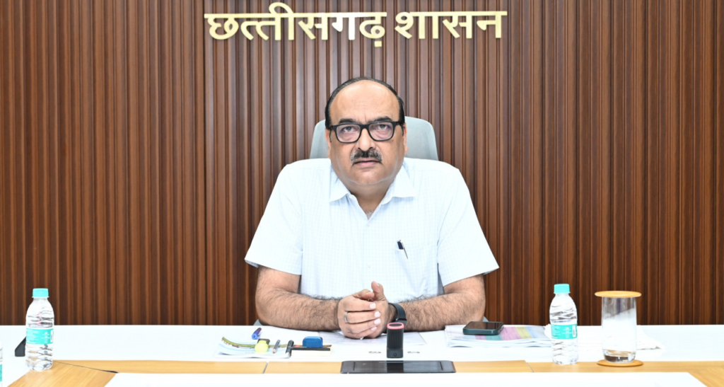 जल जीवन मिशन 2.0 छत्तीसगढ़ में ग्रामीण पेयजल योजनाओं के संचालन और रखरखाव नीति पर उच्च स्तरीय बैठक संपन्न ...