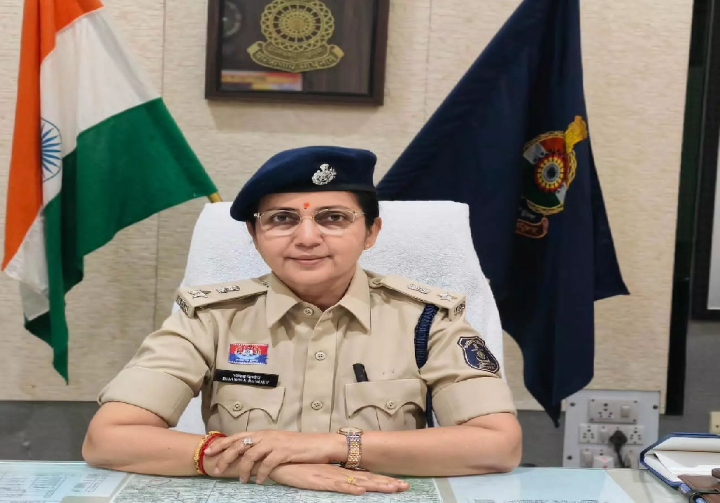 CG : धमतरी की नई पुलिस कप्तान बनीं भावना पांडेय ने लिया पदभार …