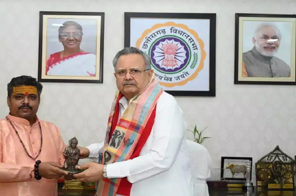 CG : विधानसभा अध्यक्ष डॉ. रमन सिंह से डॉ. प्रेमासाई महाराज की सौजन्य भेंट …