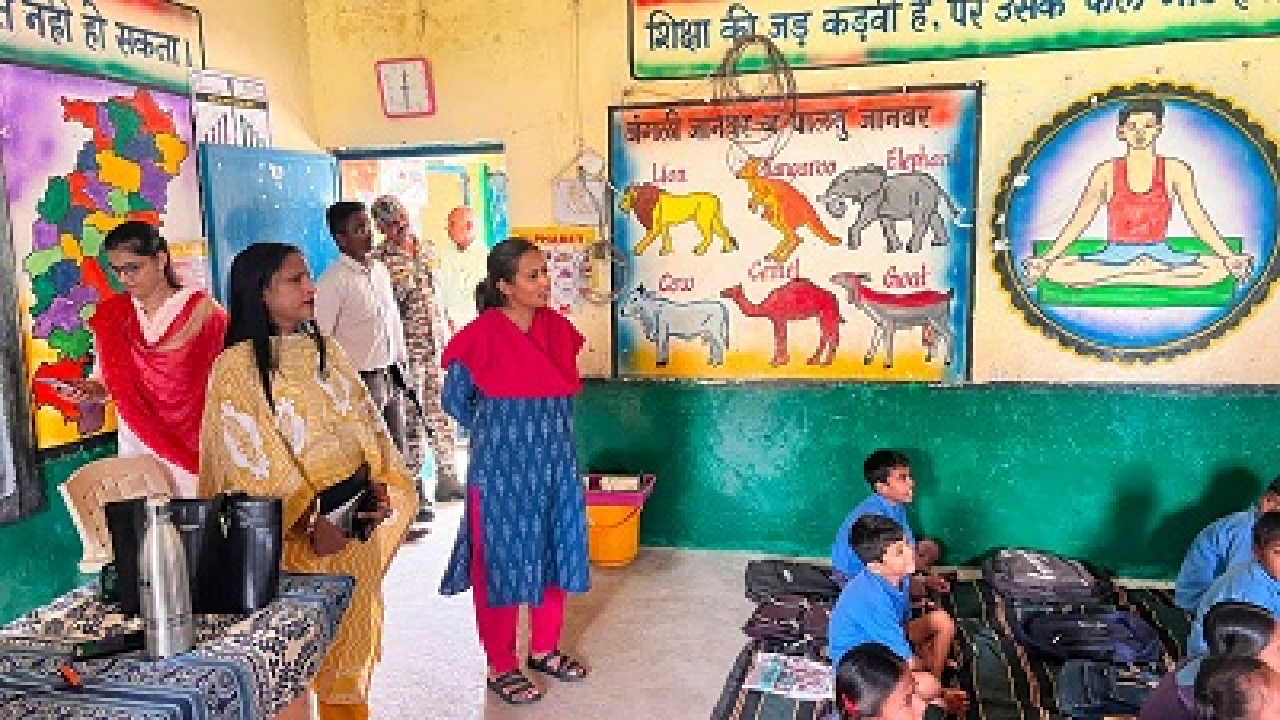 CG : कलेक्टर ने नवागढ़ विकासखंड का किया व्यापक मैदानी दौरा …