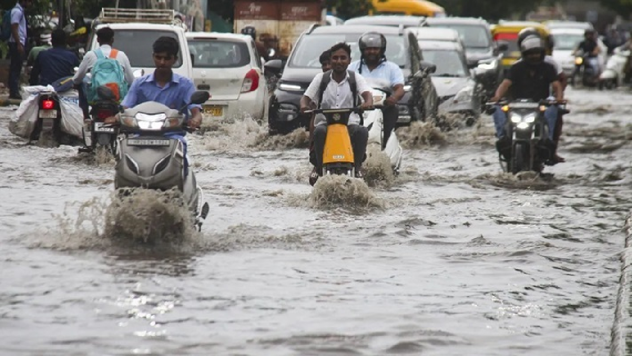 CG : मानसून फिर सक्रिय: बिलासपुर में 28 सेमी बारिश, रायपुर समेत कई जिलों में भारी वर्षा का अलर्ट …