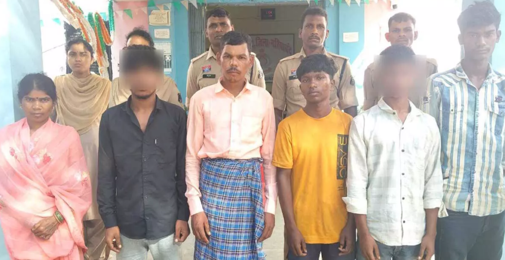 CG : शराब कोचिया परिवार सहित गिरफ्तार, पुलिस टीम पर किया था हमला …